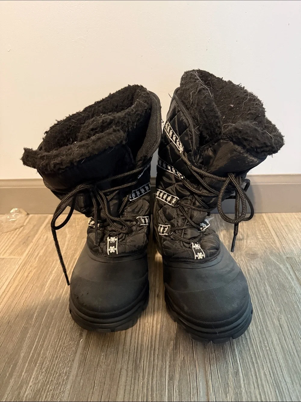 Ozark Trail Black Women’s Insulated Winter Boots with Faux Fur